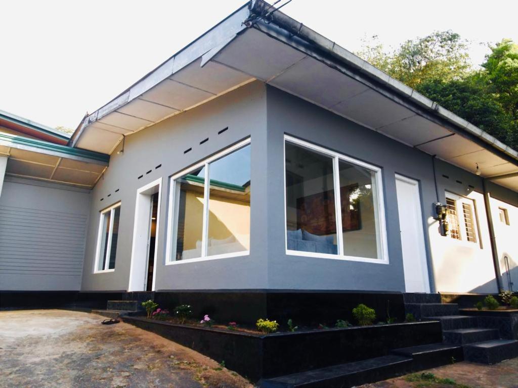 The Lake Round Guest House Канди Экстерьер фото