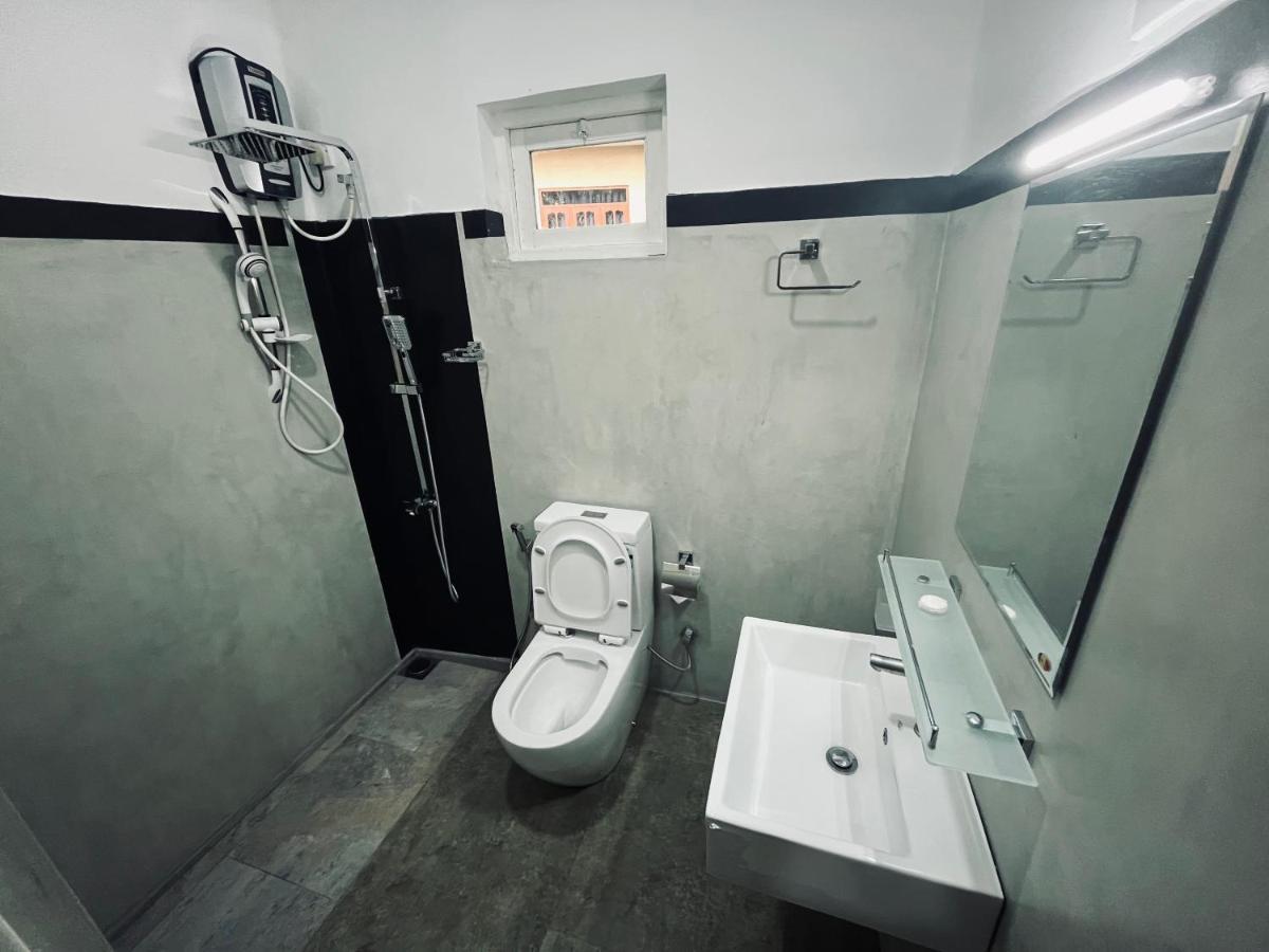 The Lake Round Guest House Канди Экстерьер фото