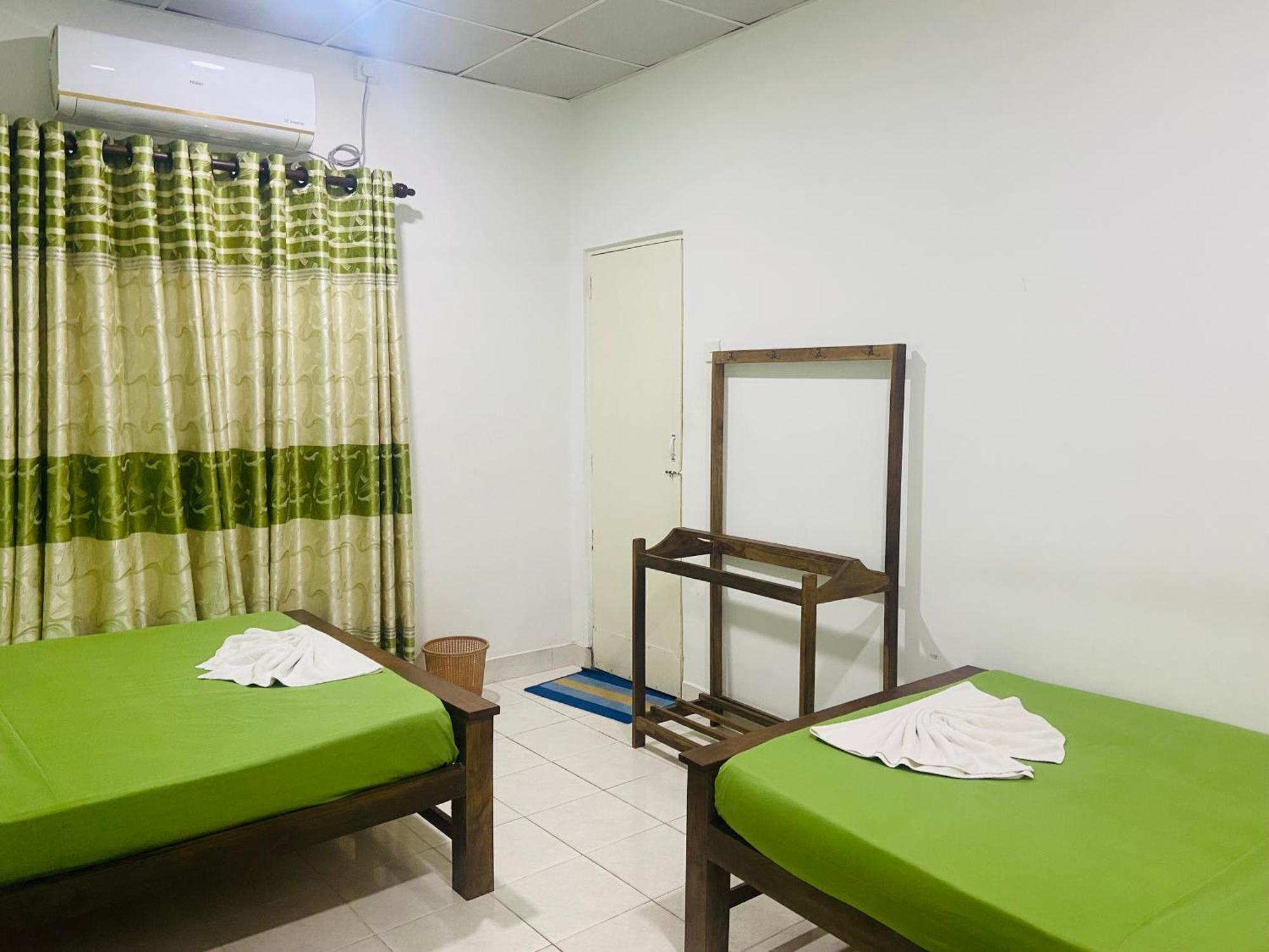 The Lake Round Guest House Канди Экстерьер фото